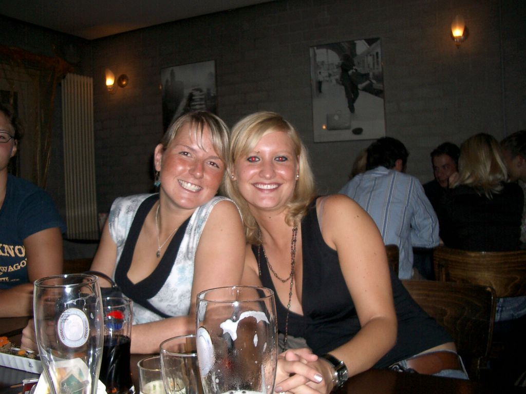 2006093
